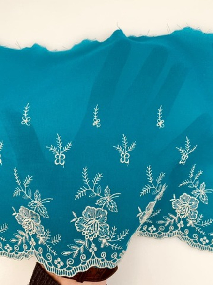 Вышивка на шифоне темно-бирюзовая 22 см