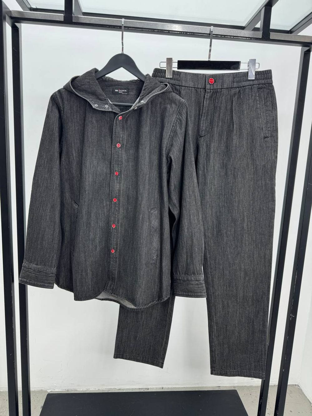 Джинсовый костюм Kiton