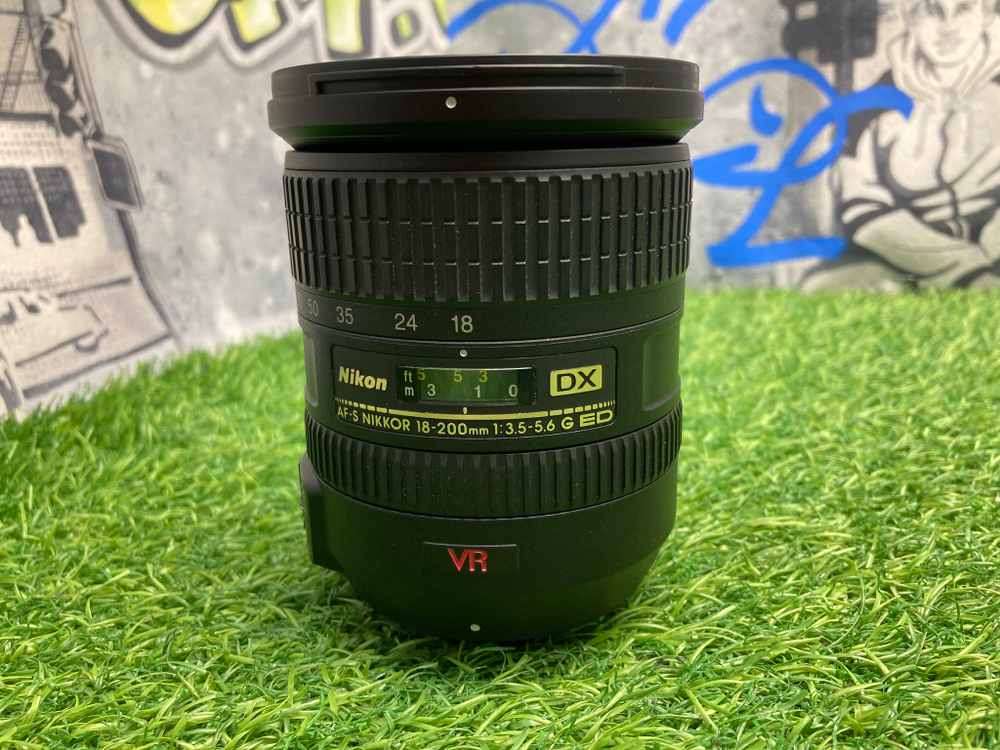 Nikon 18-200mm 3.5-5.6G ED AF-S VR DX