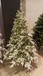 Заснеженная ель с гирляндой «Форесто» теплый свет (Литая+пвх) 120 см / 1,2 м