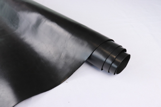 1,8-2,2 Юфть черная с финишным покрытием