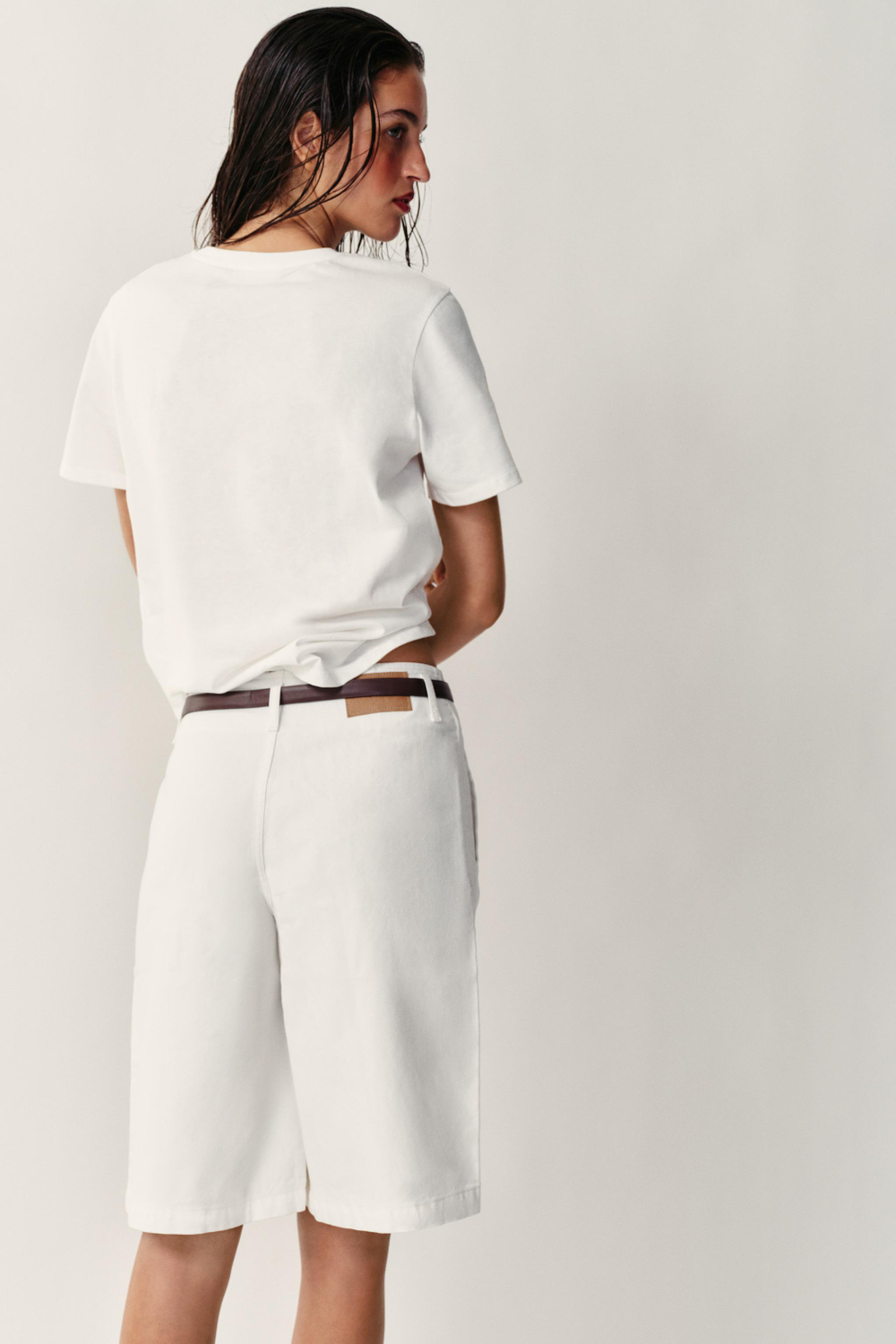 ZARA ФУТБОЛКА С ОБЪЕМНЫМИ ЦВЕТАМИ, БЕЛЫЙ