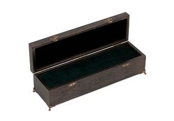 Шкатулка из дуба с бронзовой фурнитуройфотография - 1