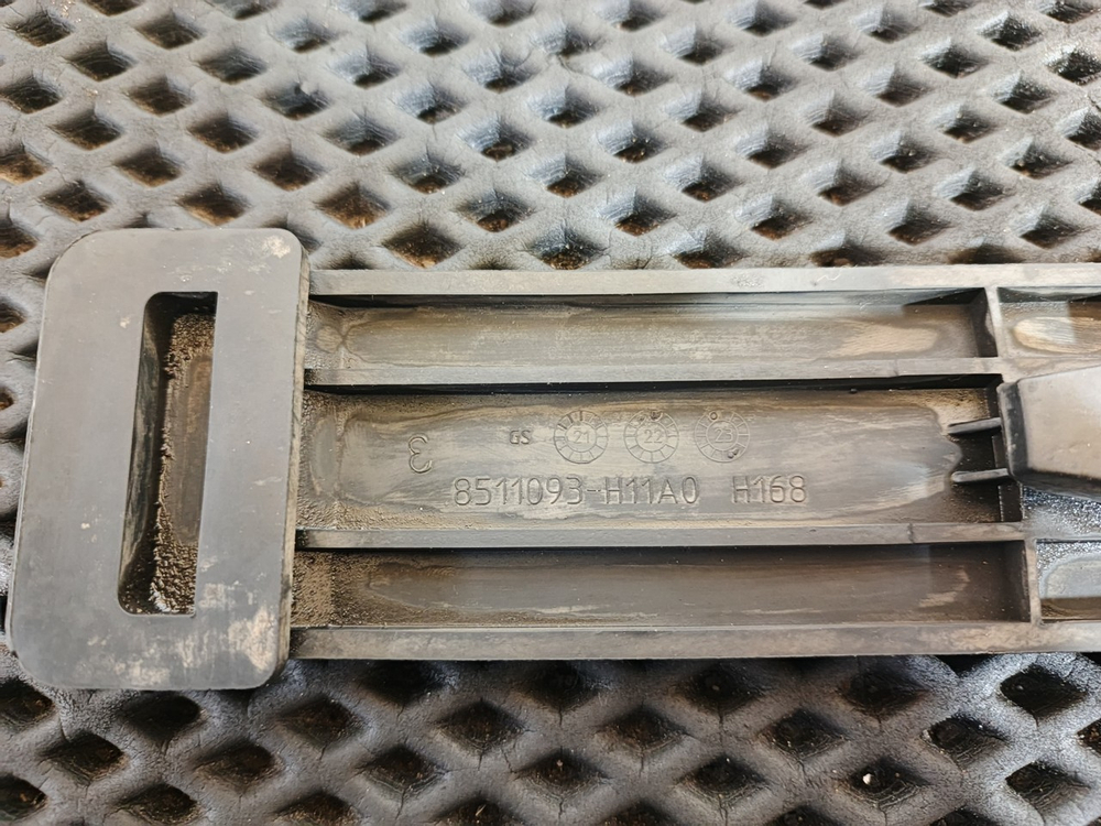 Комплект креплений крыла