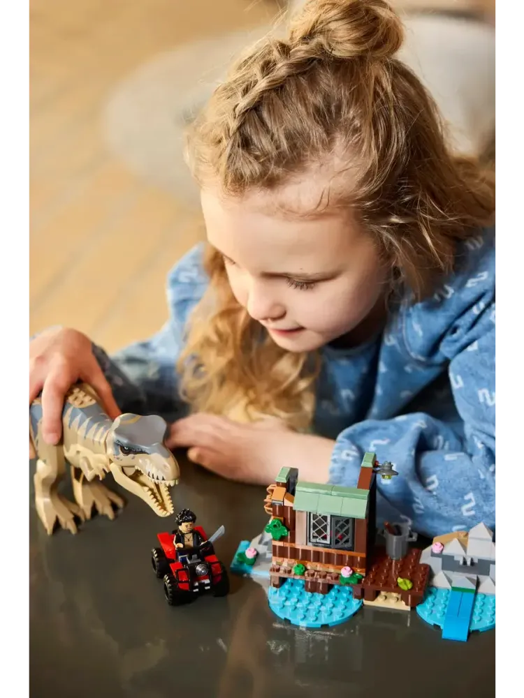 Конструктор Jurassic World 76975 Побег тираннозавра