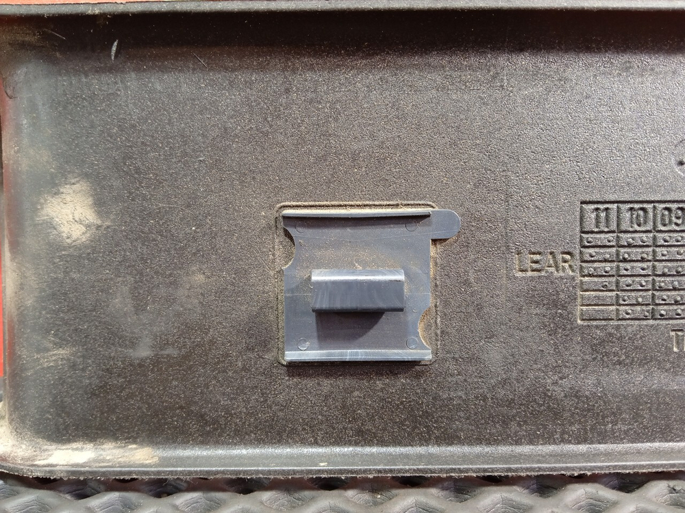 Обшивка салона правая