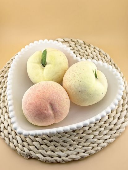 Блюдо сервировочное сердечко 22,5х20,5х6 см. Бусины