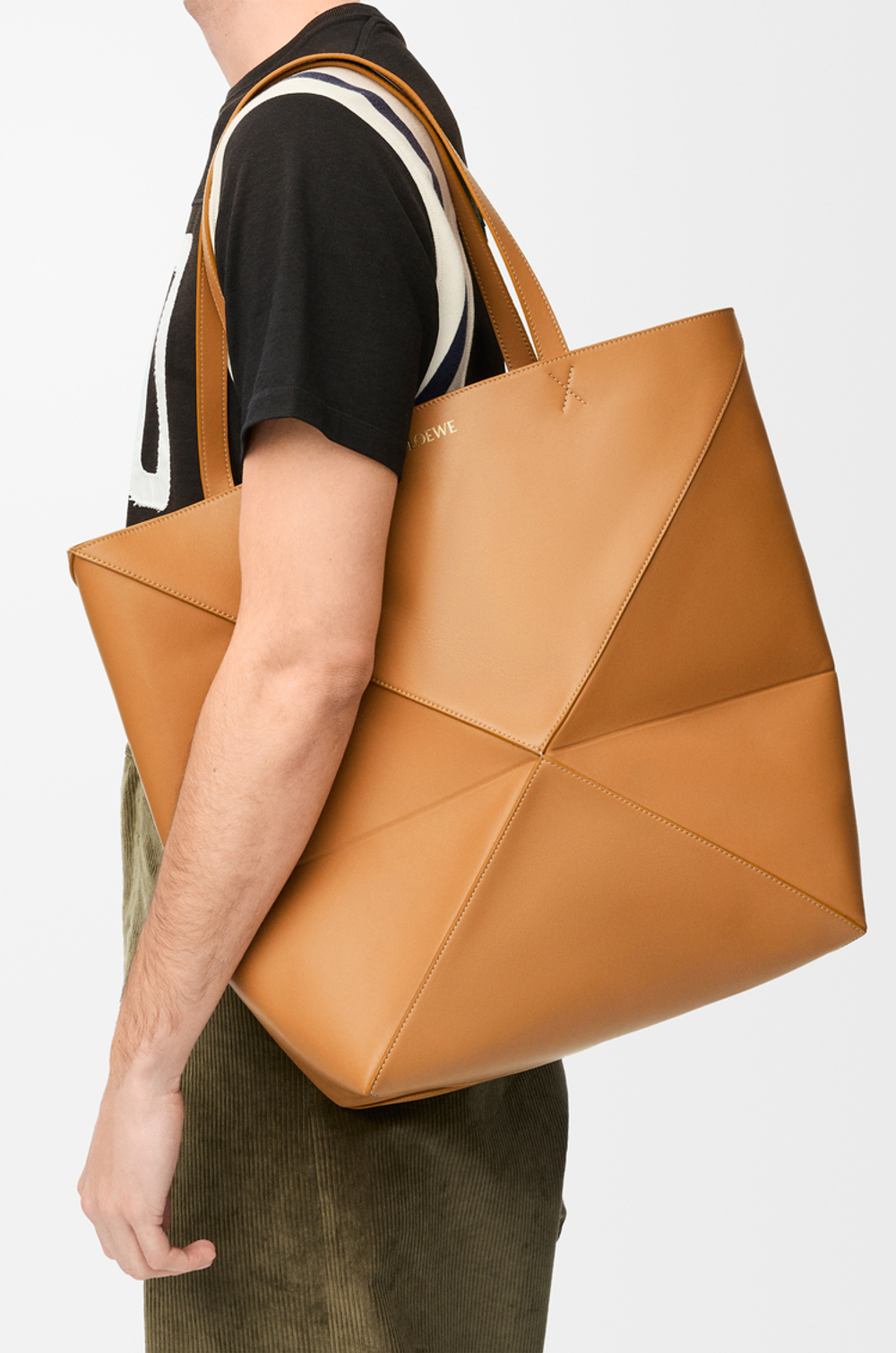 Loewe Сумка-тоут XL Puzzle Fold из блестящей телячьей кожи, светло-коричневый