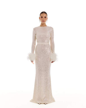 Платье PERSIMMON (Персимон) с перьями на рук.,  пай. светлое