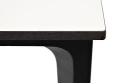 "Малага" обеденный стол из HPL 90х90см, цвет молочный, каркас черный