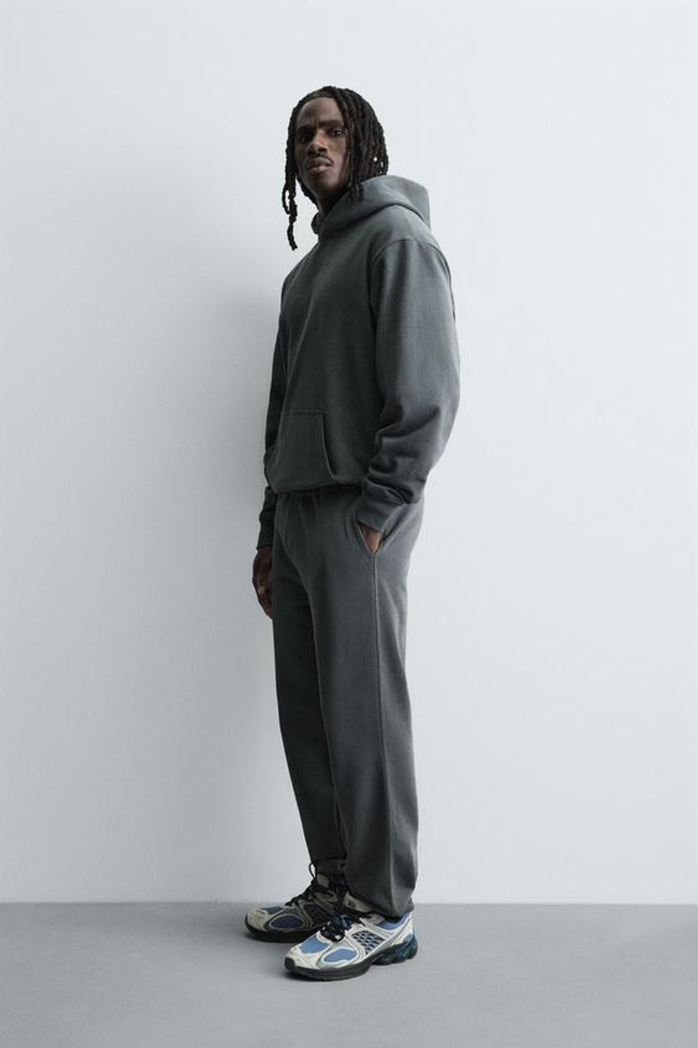 ZARA ДЖОГГЕРЫ СВОБОДНОГО КРОЯ, ТЕМНЫЙ АНТРАЦИТ