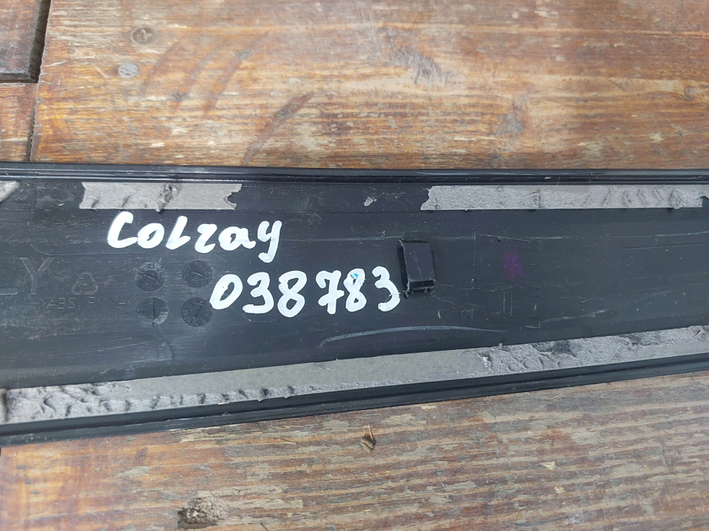 Накладка двери передней левой Geely Coolray 19-нв Б/У Оригинал 6600003997