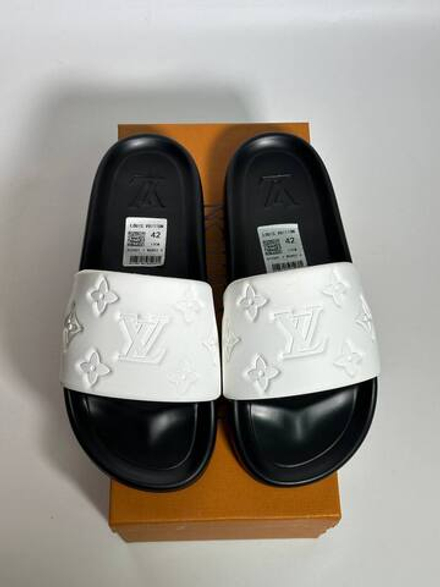 Шлепанцы Louis Vuitton