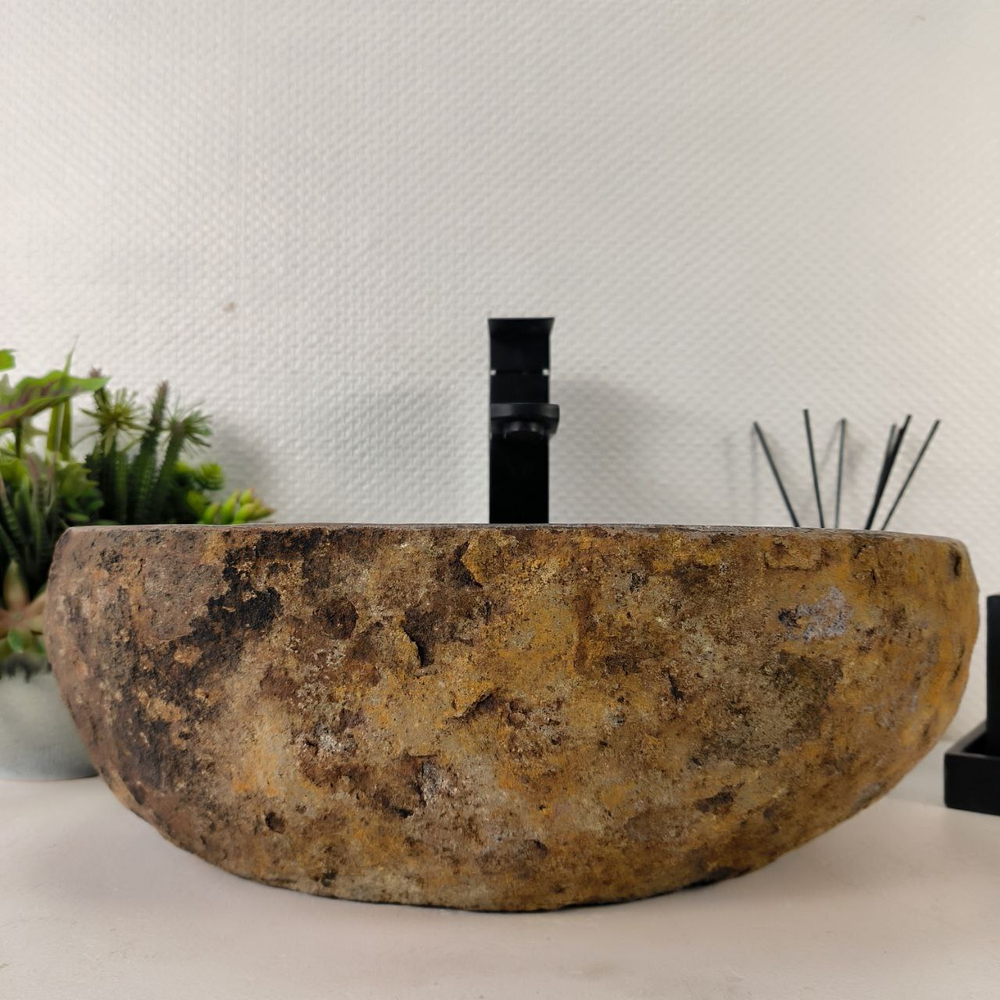 Раковина из речного камня RS-65071 44*33*16 0861