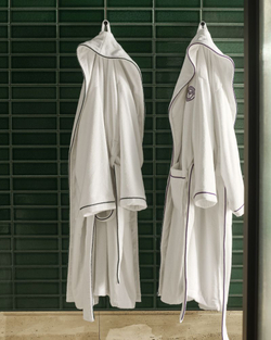 Теннисный халат Wimbledon Cotton Terry Baseline Robe - white/purple