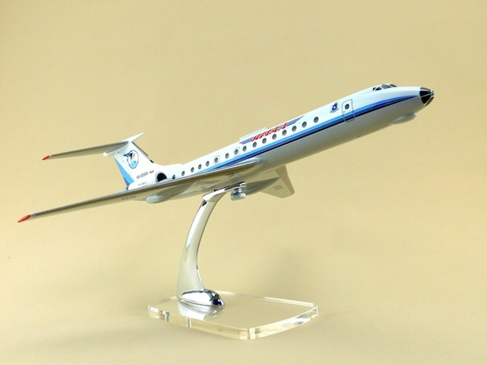 Модель самолета Ту-134А-3(М1:100, Ямал)