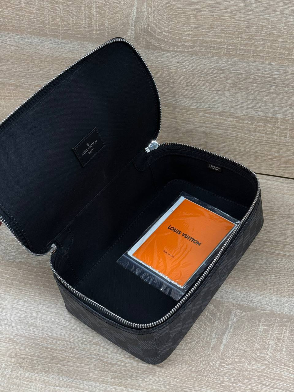 Несессер Louis Vuitton