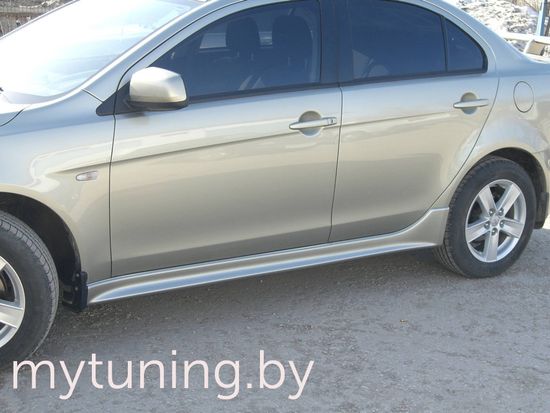 Накладки на пороги 2.0 для Mitsubishi Lancer 10