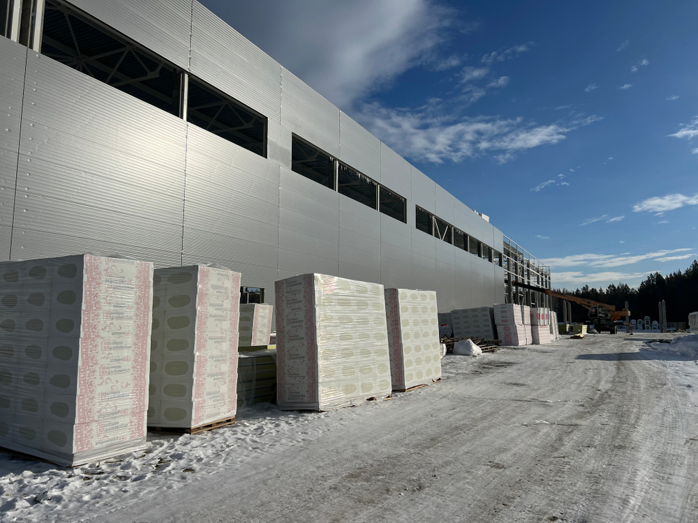 Поставка и монтаж кровли из ПВХ мембраны, монтаж профилированного настила Завод "БЕРИТ"