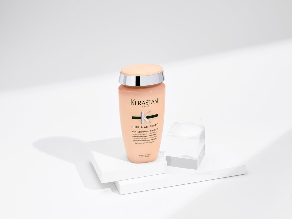 Kerastase Curl Manifesto Bain Hydratation Douceur - питательный шампунь для кудрявых и волнистых волос /   250  ml  / GTIN 3474636968688