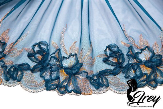 05-79 Вышивка на неэл. сетке 20 см, синий/телесный (левая)