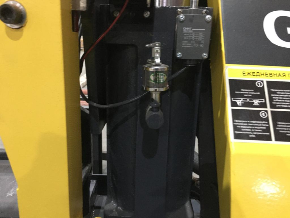 Станок ленточнопильный полуавтоматический REALREZ GB4232