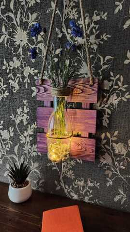 Настенная ваза на деревянном основании wall vase 4