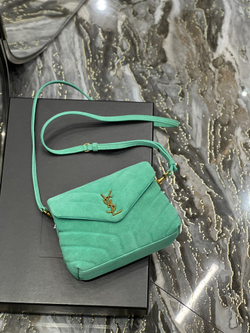 Saint Laurent Loulou 20 cm