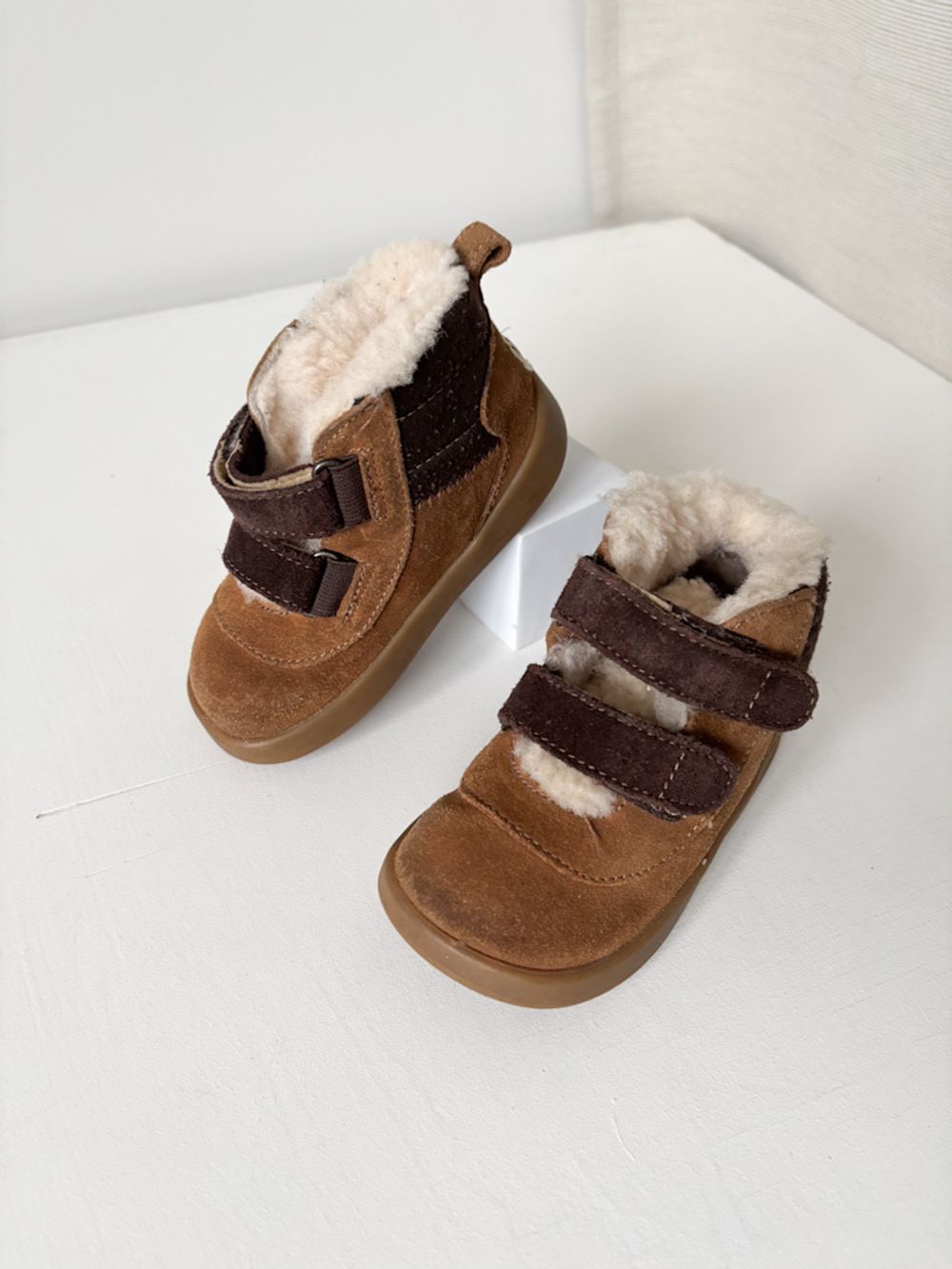 Зимние замшевые ботинки Ugg, 20
