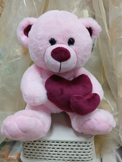 Мишка розовый с красным сердцем, 30 см