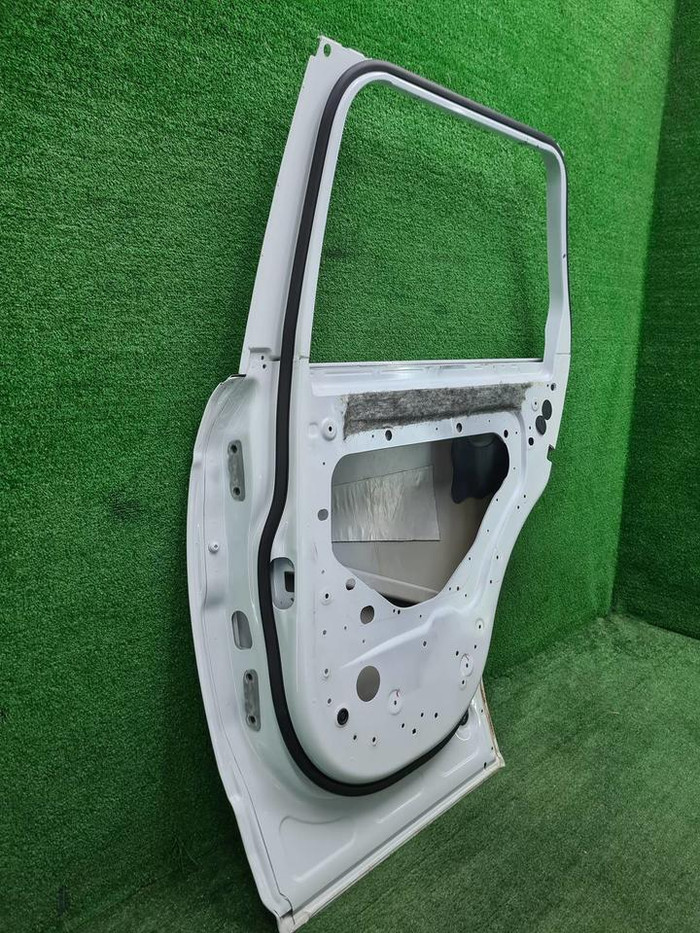 Дверь задняя правая RR Vogue 4 L405 (2012-2022)