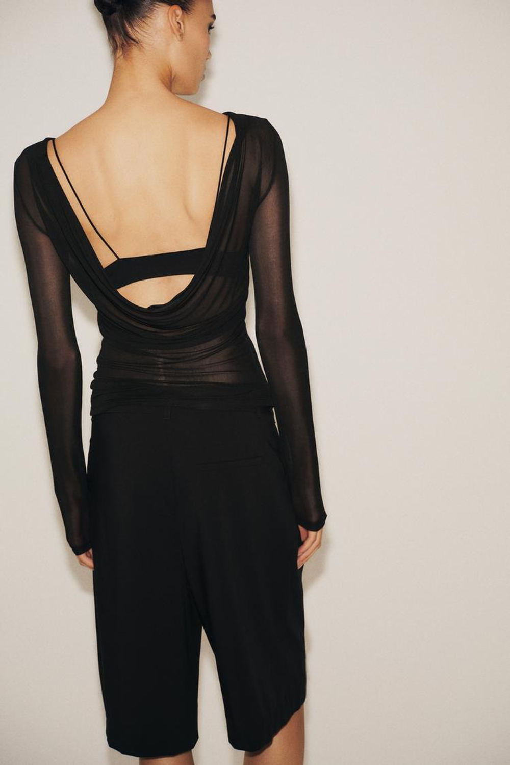 ZARA ПОЛУПРОЗРАЧНАЯ ФУТБОЛКА С ДРАПИРОВКОЙ НА СПИНЕ, ЧЕРНЫЙ