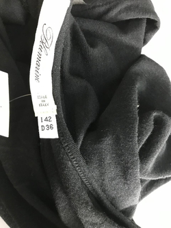 Кофта Blumarine с украшенным декольте, маркировка 36, визуально на 42 размер
