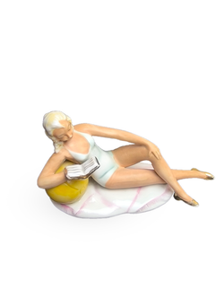 Фарфоровая статуэтка "Пляжница" Wagner & Apel