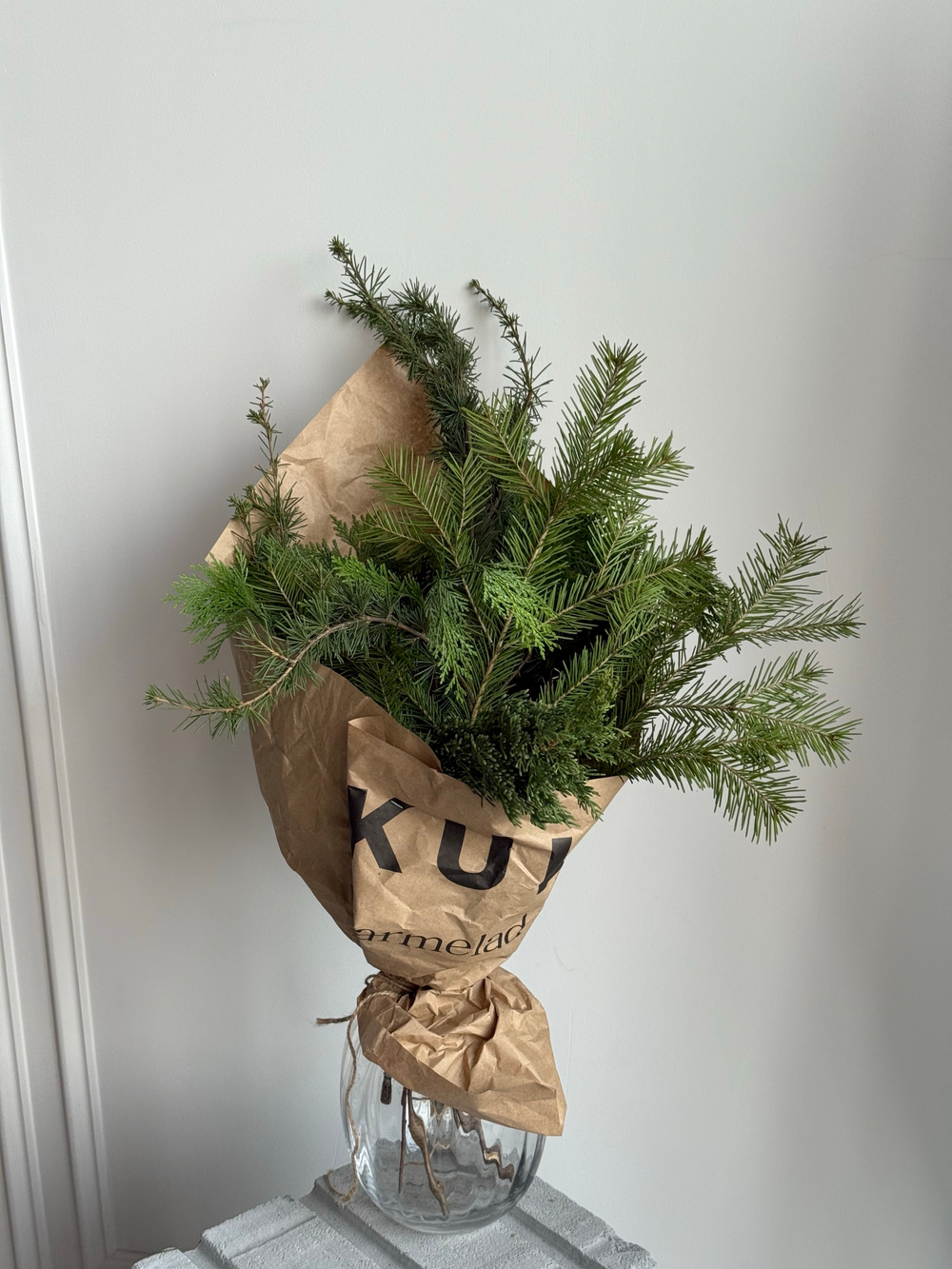 Хвоя - охапка для вазы из туи, пихты и кипариса