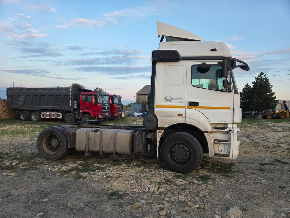 КамАЗ 5490 4x2 Седельный тягач 5490-022-87(S5) (Дизельный, 12,0 л, 401 л.с., МТ)