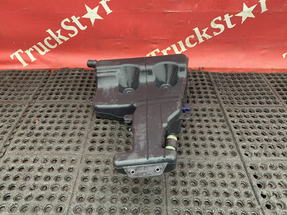 Бачок омывателя лобового стекла 2021г.