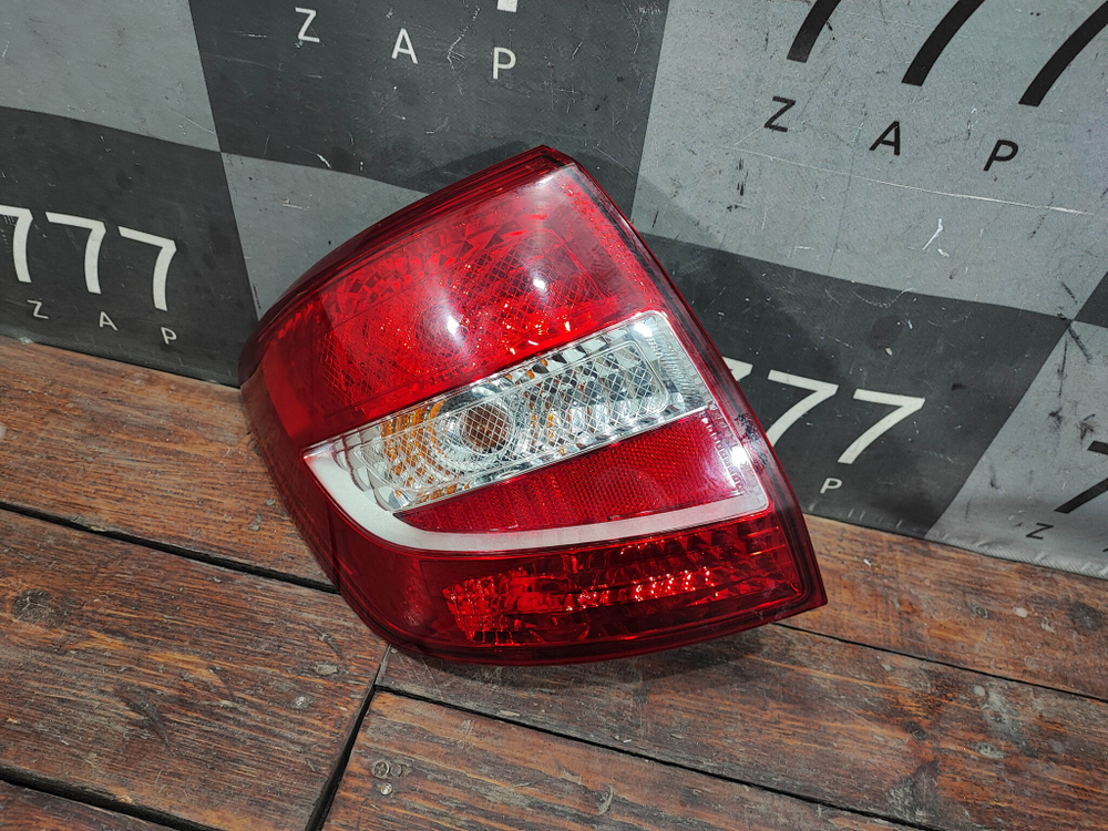 Фонарь задний левый LADA Granta 18-нв Б/У Оригинал 21900371601100