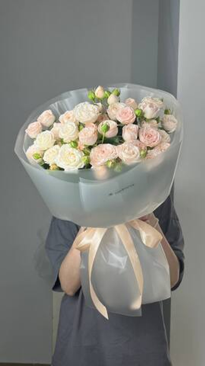 Букет из кустовых роз