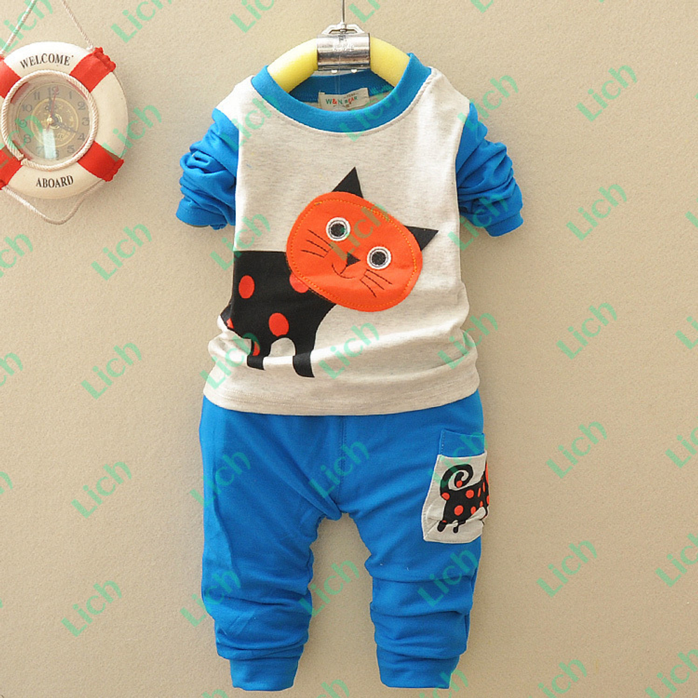 Комплект детский двухцветный из толстовки с аппликацией и брюк