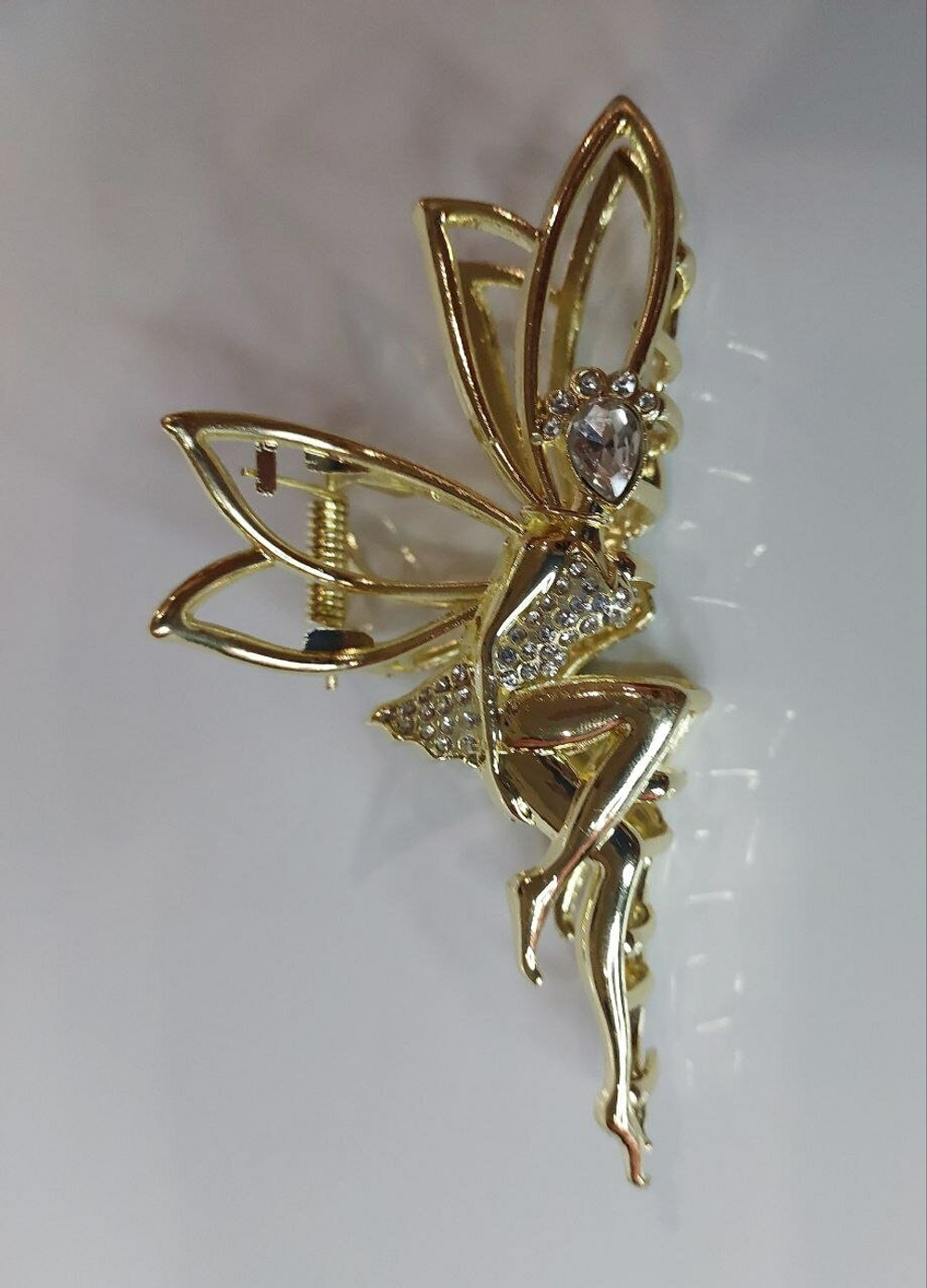 Заколка-краб "Фея" инкрустированная стразами. Цвет: золото