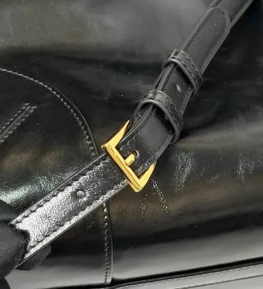 Большая кожаная сумка Prada через плечо, черный