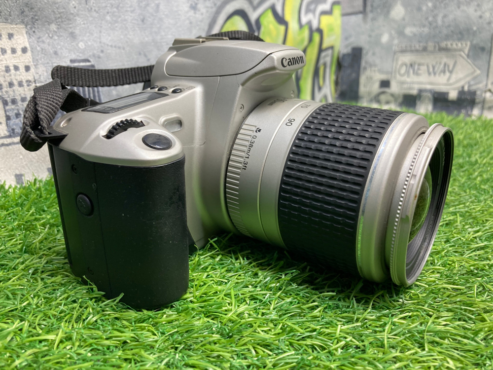 Canon EOS 300 kit 28-90mm