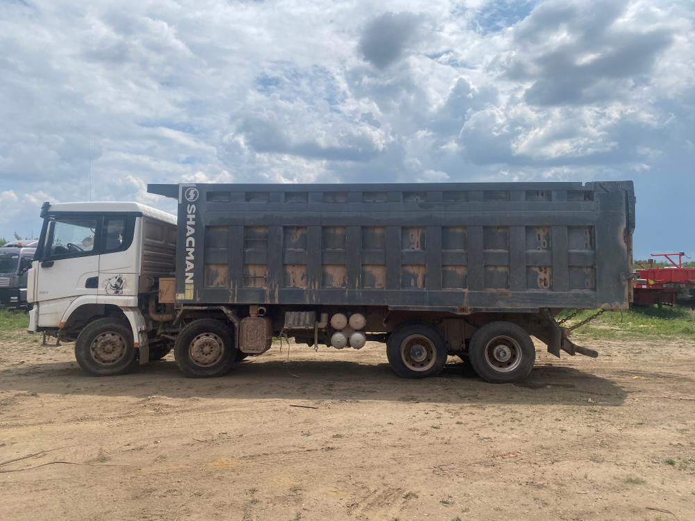 Shacman (Shaanxi) SX* 8x4 Самосвал SX32586T384 (Дизельный, 11,6 л, 423 л.с., МТ)