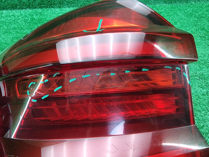 Фонарь левый внешний BMW X3 G01 (2017-2021)