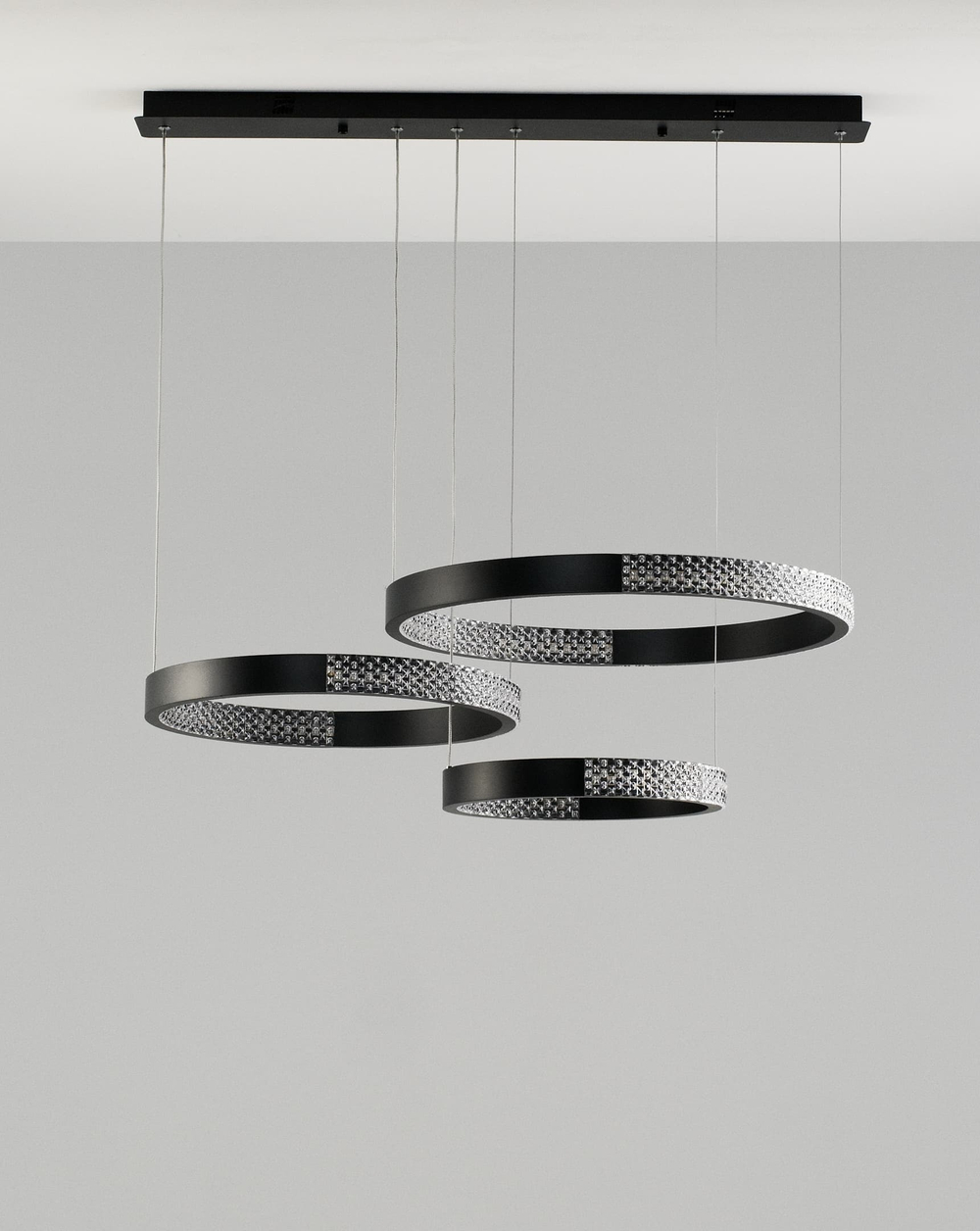 Светодиодный подвесной светильник с пультом Moderli V2893-PL Novas