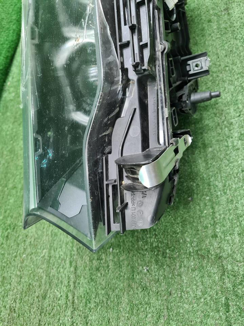 Битая Фара левая BMW 5er G30 (2017-2020) LED
