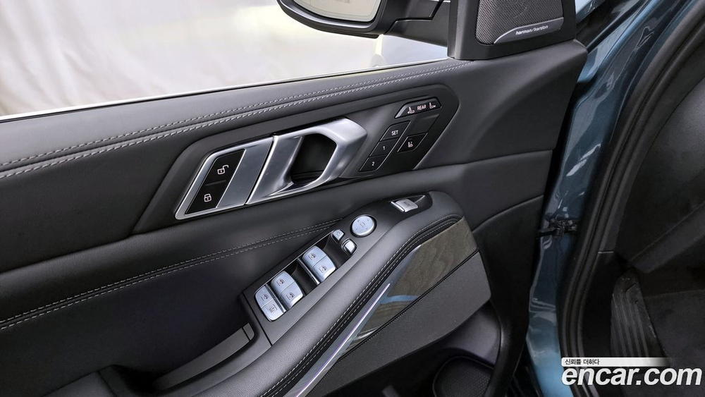BMW X7 (G07) xDrive 40i Design Pure Excellence 6-и местный (07.2023)