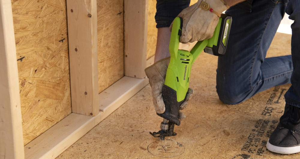 Пила сабельная аккумуляторная GREENWORKS GD24RS 24В,мак.гл.пропила-220мм,б/щ,без АКБ и ЗУ (1200407)