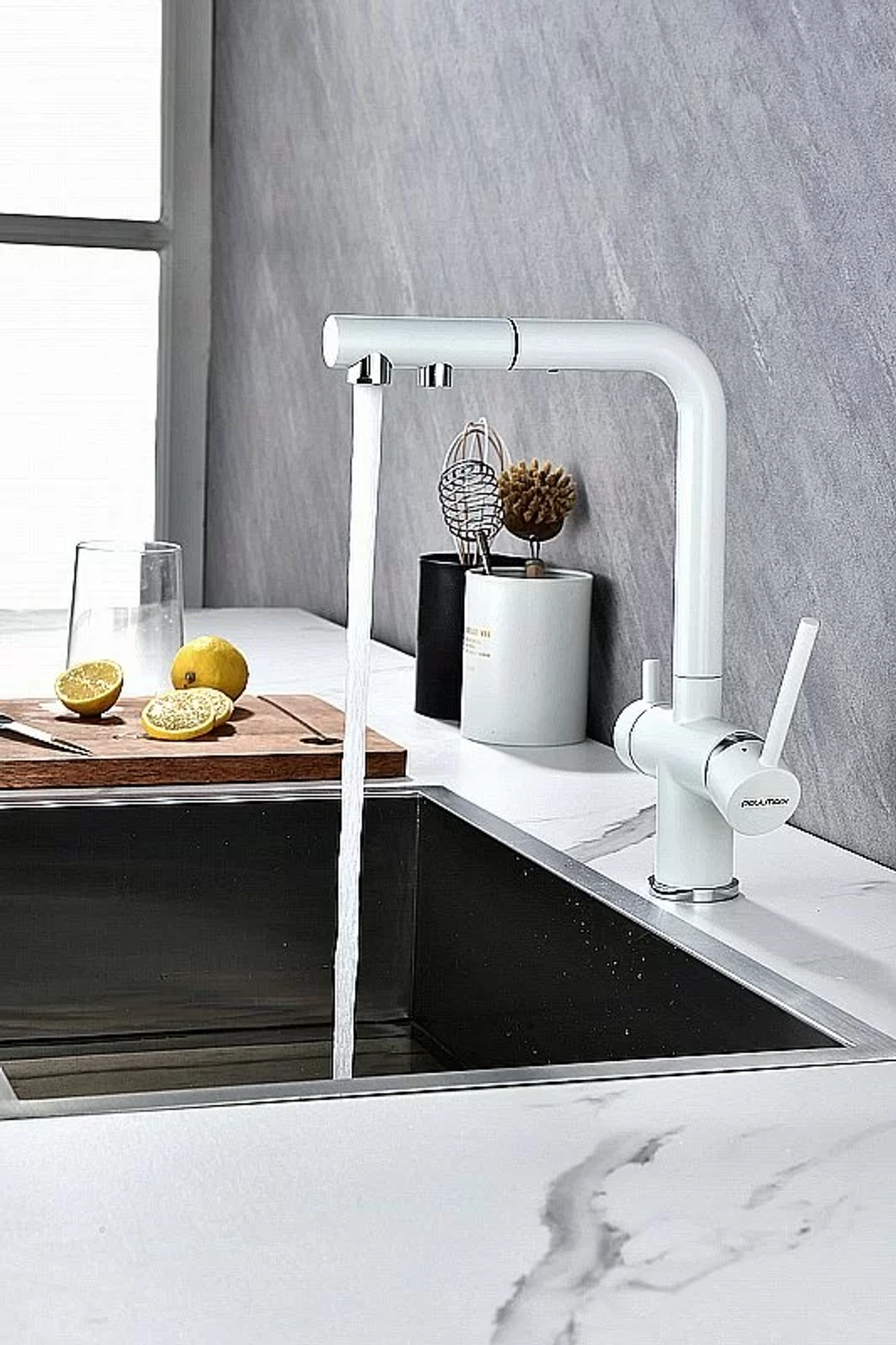 Смеситель для кухни Paulmark Serpentine Se213222-WH белый матовый